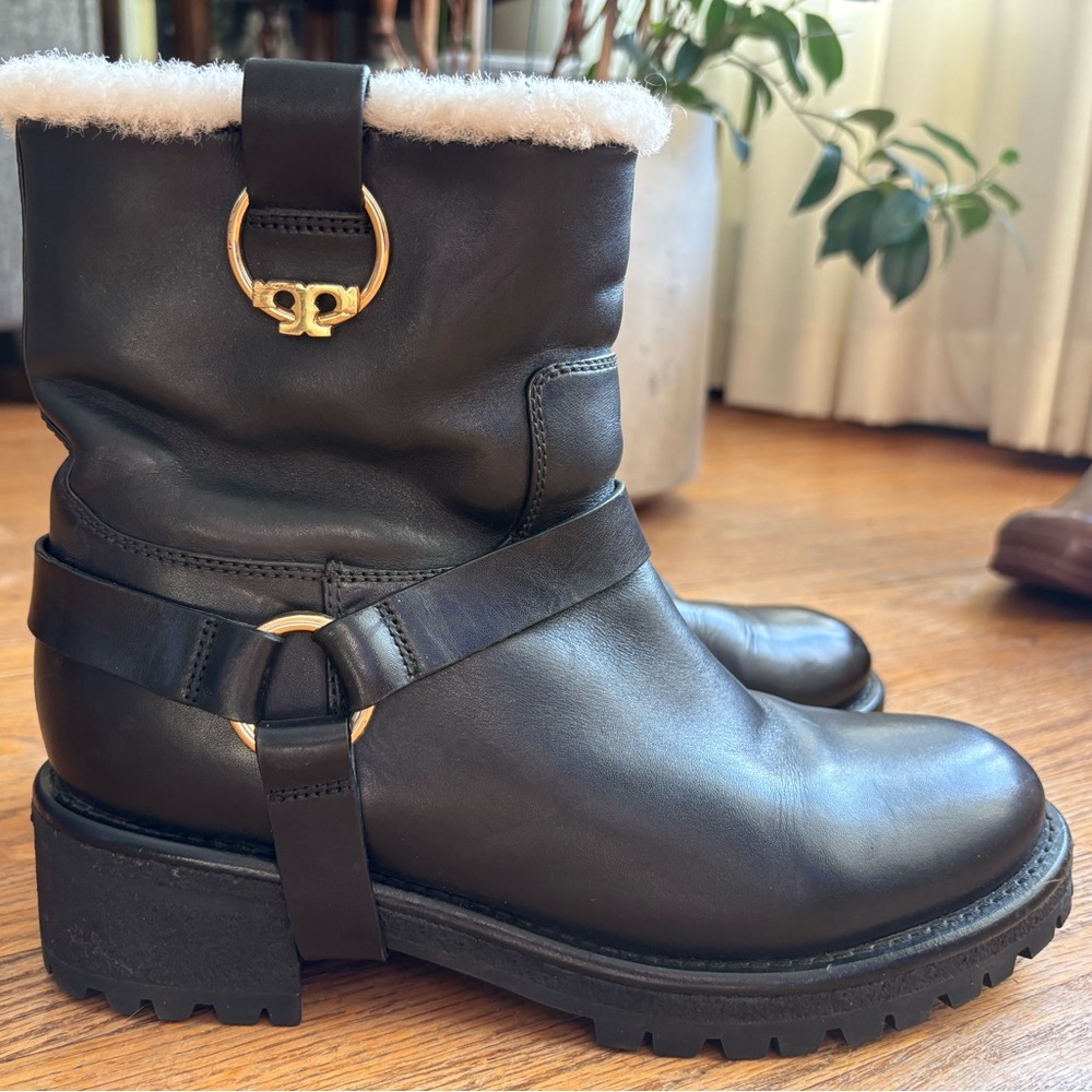Tory Burch Black Henry shearling Moto boot size 9